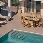 Thelxi's Ii - Brand New Seaview Suite!