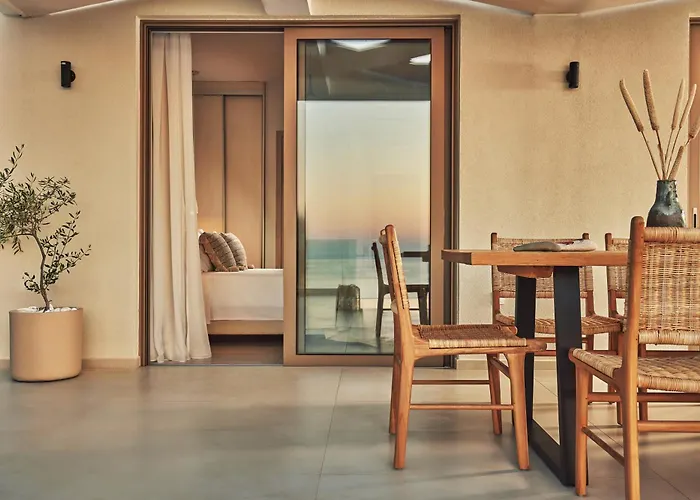 Thelxi's Ii - Brand New Seaview Suite!