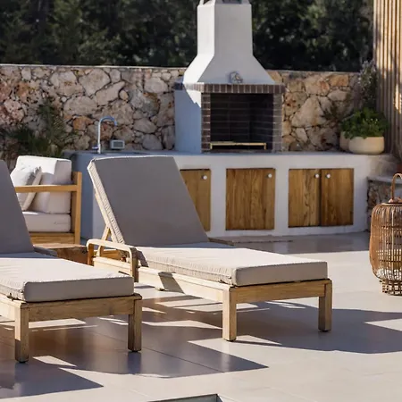 Villa Thelxi's Ii - Brand New Seaview Suite! *