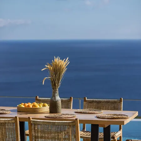 Thelxi's Ii - Brand New Seaview Suite! *