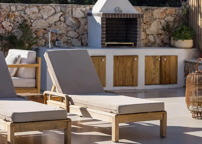 Villa Thelxi's Ii - Brand New Seaview Suite! *