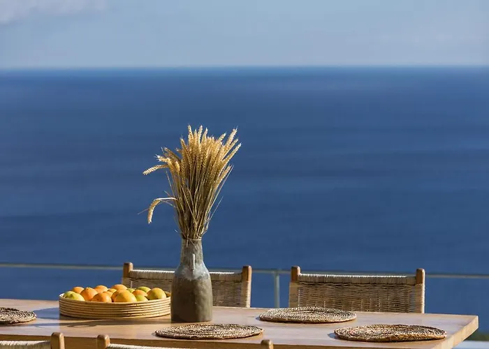 Thelxi's Ii - Brand New Seaview Suite! *