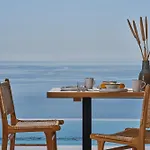 Thelxi's Ii - Brand New Seaview Suite! *