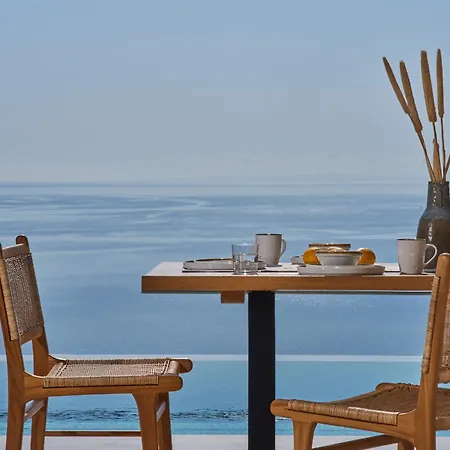 Thelxi's Ii - Brand New Seaview Suite! *